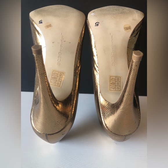 BCBGeneration Bronze Heels US 10 - Picture 9 of 10